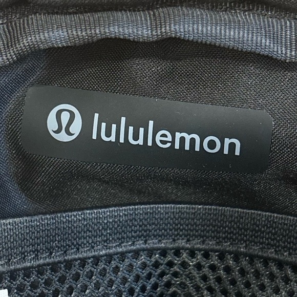 NWT Lululemon Everywhere Belt Bag Long Strap In Thawed Camo Grey Multi - Picture 7 of 9